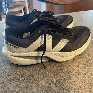 New Balance Rebel V4
